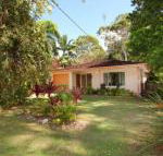 35 Santa Monica Avenue Coolum Beach Pet Friendly Linen Included - Yamba Accommodation