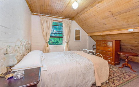 Eliza 1875 Red Brick Duplex Townhouse - Yamba Accommodation 2