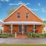 Eliza 1875 Red Brick Duplex Townhouse - Yamba Accommodation 0
