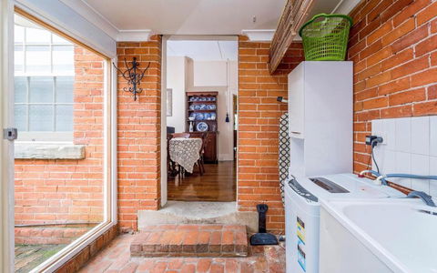 Azile 1875 Heritage Victorian Duplex - Yamba Accommodation 2