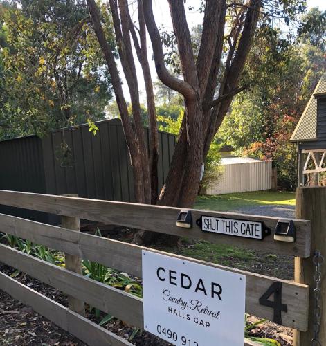Cedar Country Retreat - Yamba Accommodation 3