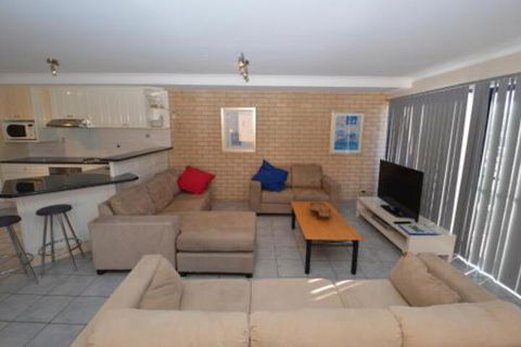 Aegean Blue - Yamba Accommodation 6