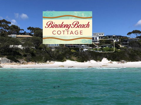 BURGESS COTTAGE King Bed For Couples - Yamba Accommodation 6