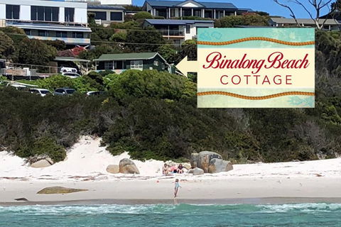 BURGESS COTTAGE King Bed For Couples - Yamba Accommodation 1