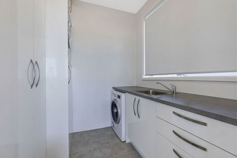Blue Pacific 8 - Yamba Accommodation 7