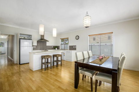 Zaahira House - Yamba Accommodation 2