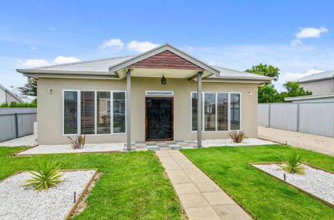 Zaahira House - Yamba Accommodation 1