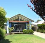 Quiet Cottage - Yamba Accommodation