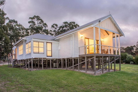 Buxton Thomas - Yamba Accommodation 4
