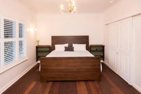Buxton Thomas - Yamba Accommodation 3