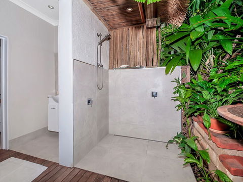 Unique Tropical Rainforest Getaway - Yamba Accommodation 3