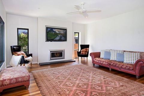 Ferncrest Fernleigh WiFi Air Conditioning - Yamba Accommodation 2