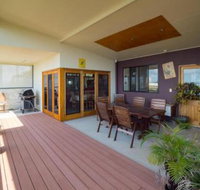 Blue Water Retreat Upstairs - Yamba Accommodation