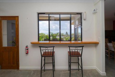 Blue Water Retreat Upstairs - Yamba Accommodation 2