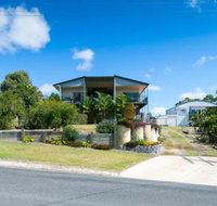 Blue Water Retreat Upstairs  Downstairs - Yamba Accommodation