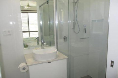 Upstairs & Downstairs 81 Denman Camp Rd - Yamba Accommodation 5