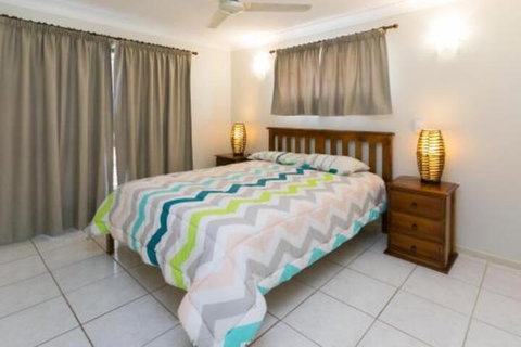 Upstairs & Downstairs 81 Denman Camp Rd - Yamba Accommodation 7