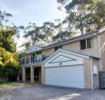 Four Bedroom Quality Townhouse - Yamba Accommodation