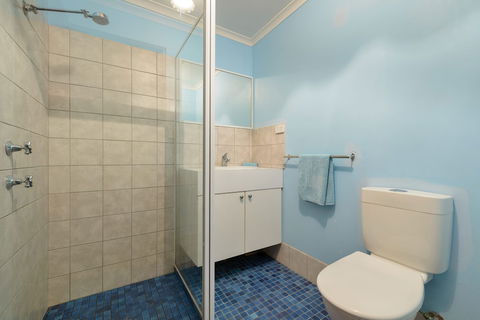 4 / 1 Maidstone Crescent - Yamba Accommodation 0