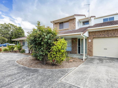 Clifton On Charles - Yamba Accommodation 6