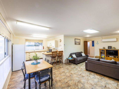 Mermaid Lodge - Yamba Accommodation 2