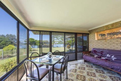 Roblinvale 3 / 28 Queen Lane - Yamba Accommodation 0