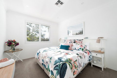 Arabella Stylish Seaside Sanctuary With Views - Yamba Accommodation 6