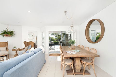 Arabella Stylish Seaside Sanctuary With Views - Yamba Accommodation 4