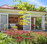 Poppy Cottage delightful pet friendly weatherboard - Yamba Accommodation
