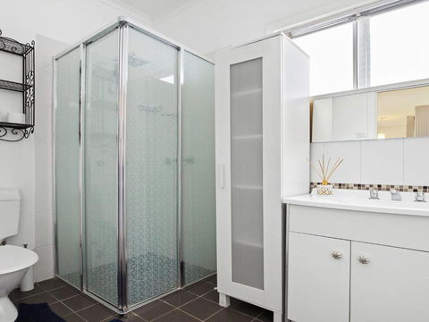 Sunshine Dazed Walk To Shops & Cafes - Yamba Accommodation 5
