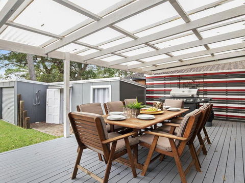 Sunshine Dazed Walk To Shops & Cafes - Yamba Accommodation 7