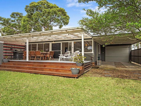 Sunshine Dazed Walk To Shops & Cafes - Yamba Accommodation 3