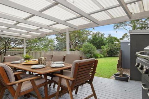 Sunshine Dazed Walk To Shops & Cafes - Yamba Accommodation 0