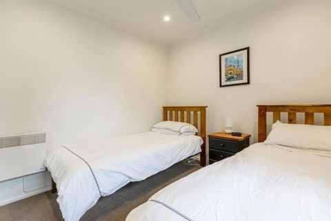 ?Spacious Bungalow?5min Walk To Station?5min To Box Hill?WiFi?Parking - Yamba Accommodation 5