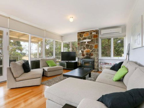 DROMANA BEACH SHACK... - Yamba Accommodation 3