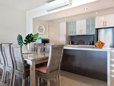 Serenity Shores (by Jervis Bay Rentals) - Yamba Accommodation 1