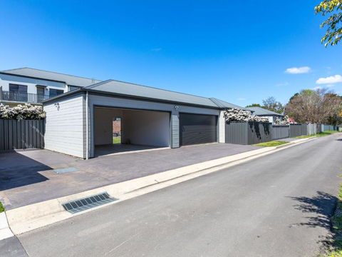 Serenity Shores (by Jervis Bay Rentals) - Yamba Accommodation 4