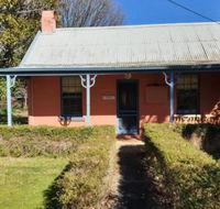 Redruth 2 bedroom cottage situated in wandiligong - Yamba Accommodation