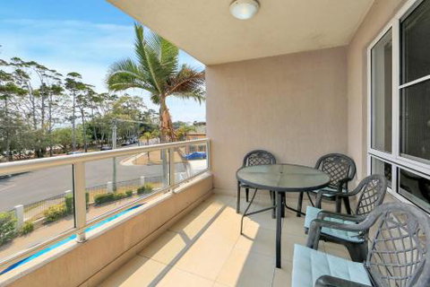 Bikinis & Martinis At Points North - Yamba Accommodation 2