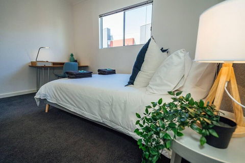 Nirvana On Gray Netflix WiFi Nespresso & More - Yamba Accommodation 5