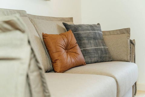 Nirvana On Gray Netflix WiFi Nespresso & More - Yamba Accommodation 6