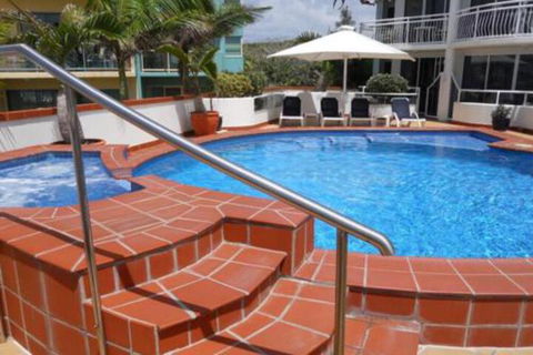 2 Bedroom Alex Unit Ocean Pool & Park Views - Yamba Accommodation 2
