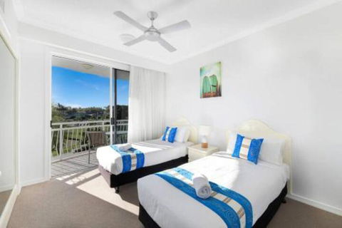 2 Bedroom Alex Unit Ocean Pool & Park Views - Yamba Accommodation 7