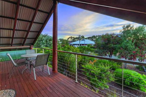 Swallows Nest - Yamba Accommodation 0