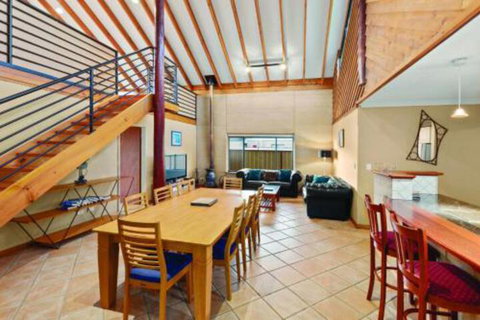Swallows Nest - Yamba Accommodation 4