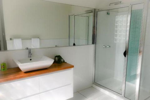 BAY Of FIRES BEACH SHACK Ocean Views From A Modern Beachhouse - Yamba Accommodation 5