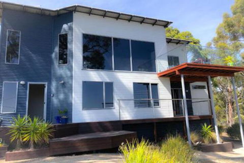 BAY Of FIRES BEACH SHACK Ocean Views From A Modern Beachhouse - Yamba Accommodation 0