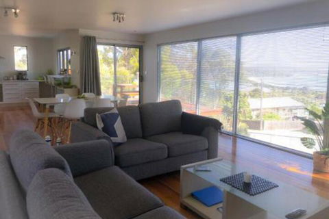 BAY Of FIRES BEACH SHACK Ocean Views From A Modern Beachhouse - Yamba Accommodation 3