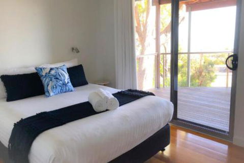 BAY Of FIRES BEACH SHACK Ocean Views From A Modern Beachhouse - Yamba Accommodation 7