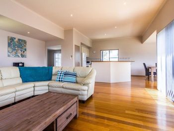 Beach House On Katherine Circuit - Yamba Accommodation 1